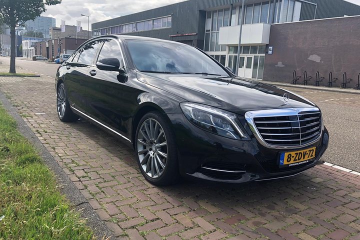 Private Transfer from Zaandam to AMS Amsterdam Schiphol Airport