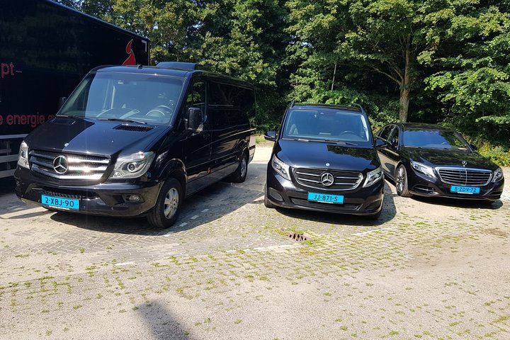 Private Transfer from Zaandam to AMS Amsterdam Schiphol Airport