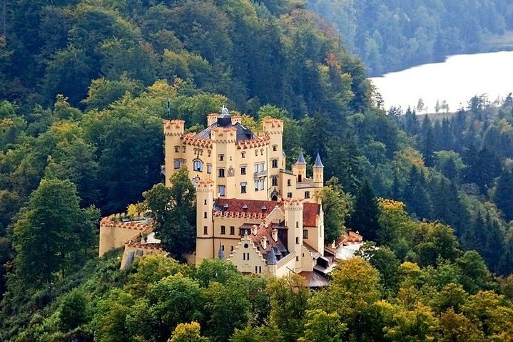Private Full-Day Tour of Neuschwanstein Castle from Innsbruck