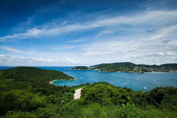 Snorkeling Experience at Las Gatas Beach in Zihuatanejo