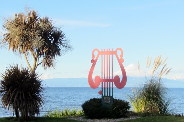 Puerto Varas: Half day Frutillar and Llanquihue Town tour