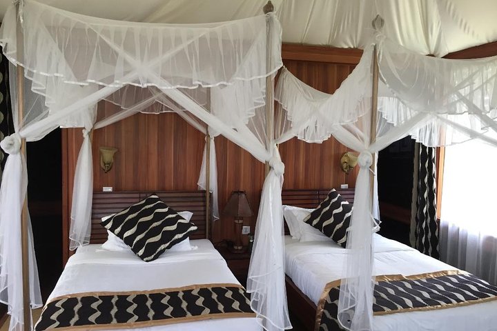 4 Days, 3 Nights Safari – Lake Nakuru and Maasai Mara Safari