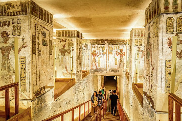 4Days Nile Cruise From Aswan To Luxor Abu Simbel and Air Balloon