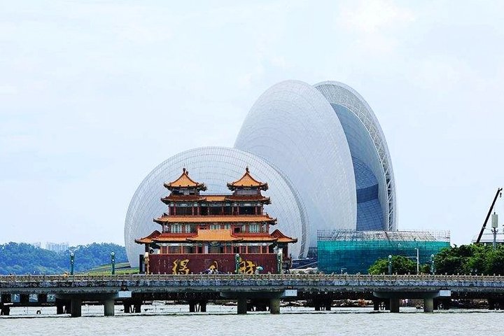 8-Hour Zhuhai Self-Guided Tour by Private Car and Driver Service