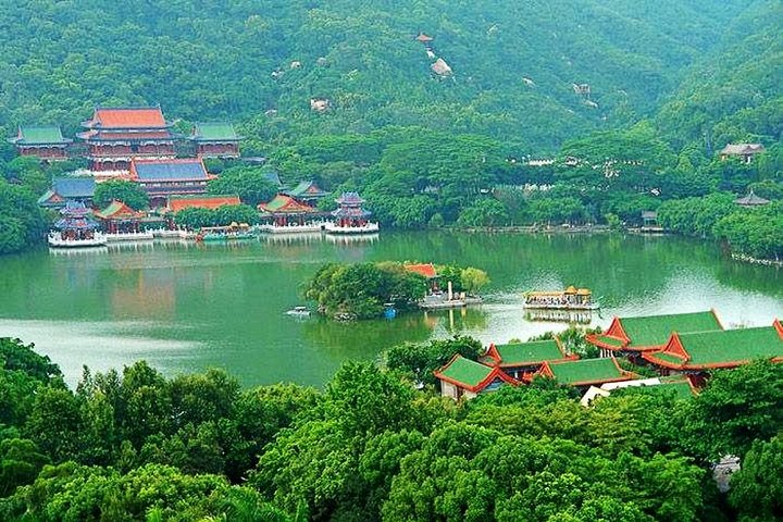 8-Hour Zhuhai Self-Guided Tour by Private Car and Driver Service