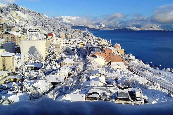 Private Transfer from San Martín de los Andes to Bariloche (BRC) Airport