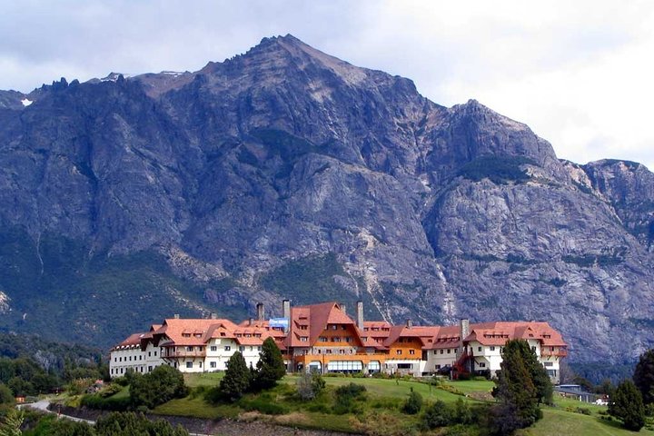 Private Transfer from San Martín de los Andes to Bariloche (BRC) Airport