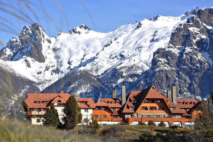 Private Transfer from San Martín de los Andes to Bariloche (BRC) Airport