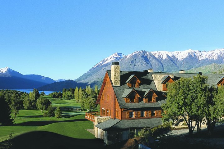 Private Transfer from San Martín de los Andes to Bariloche (BRC) Airport