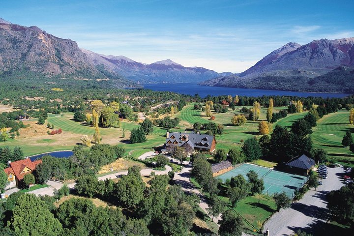 Private Transfer from San Martín de los Andes to Bariloche (BRC) Airport