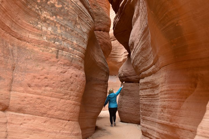 Peekaboo Slot Canyon 4WD Tour
