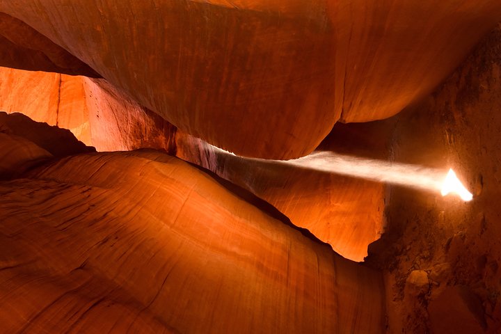 Peekaboo Slot Canyon 4WD Tour
