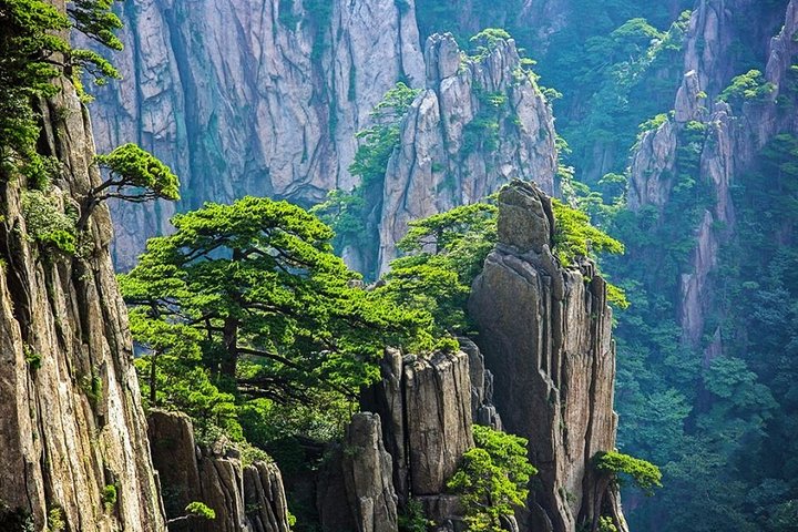 2-Day Huangshan Private Tour: Yellow Mountain and Xidi Ancient Village