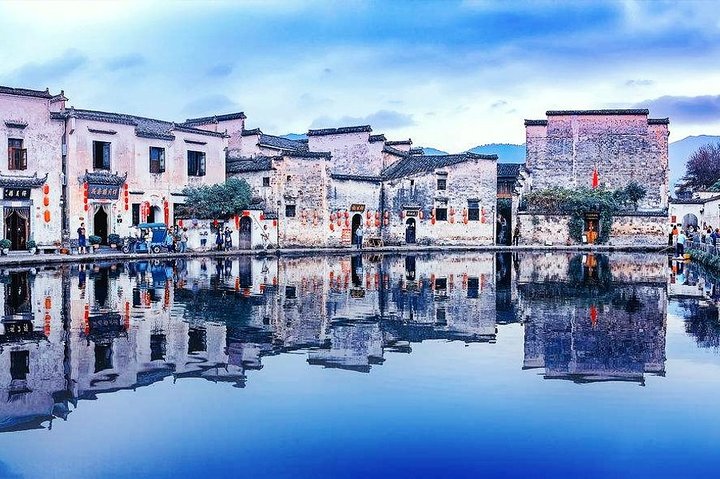 Hongcun Ancient Village Half-Day Private Tour from Huangshan