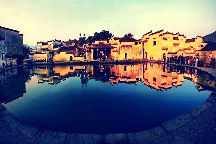 Hongcun Ancient Village Half-Day Private Tour from Huangshan