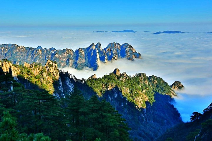 2-Day Huangshan Private Tour: Yellow Mountain and Xidi Ancient Village