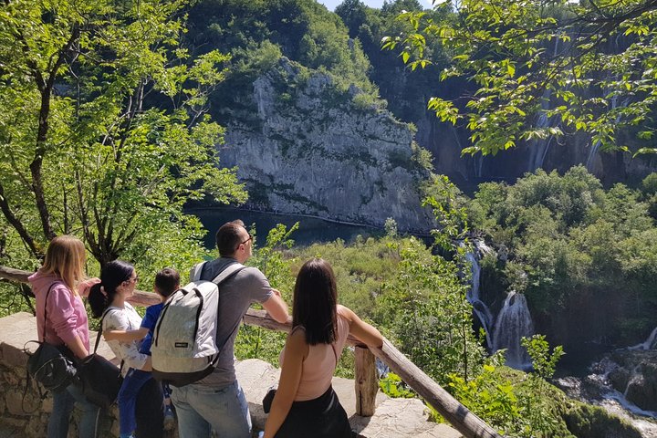 Zagreb: Plitvice Lakes & Rastoke Guided Day Trip with Ticket