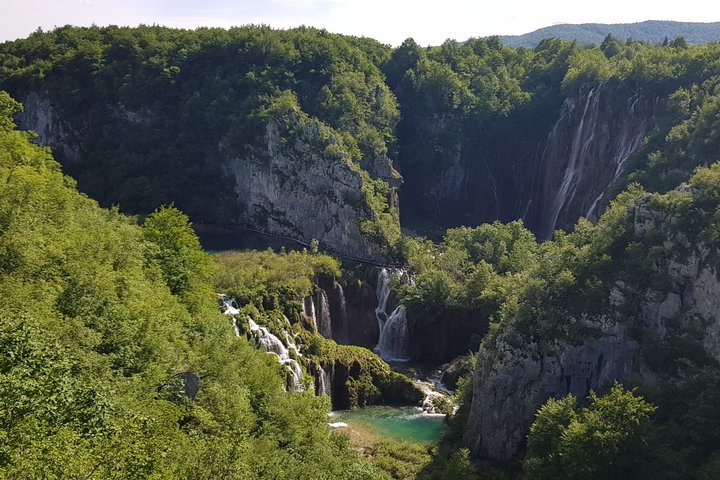 Zagreb: Plitvice Lakes & Rastoke Guided Day Trip with Ticket