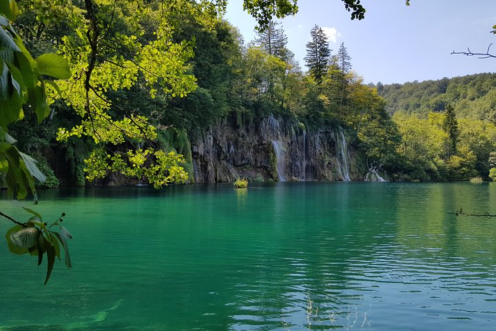 Zagreb: Plitvice Lakes & Rastoke Guided Day Trip with Ticket