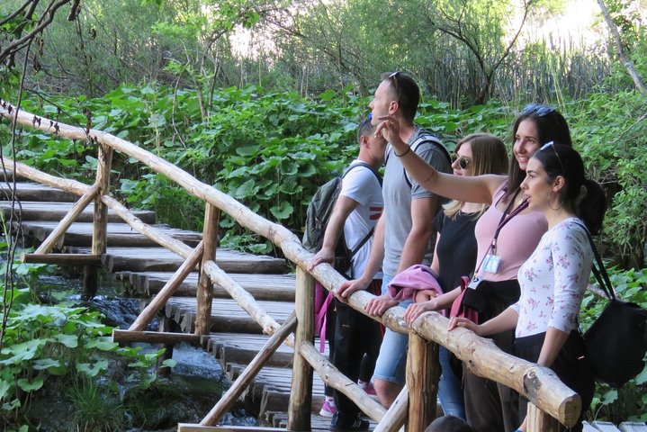 Zagreb: Plitvice Lakes & Rastoke Guided Day Trip with Ticket