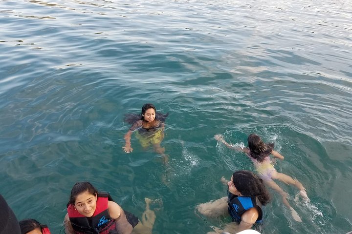 Snorkeling Experience at Las Gatas Beach in Zihuatanejo