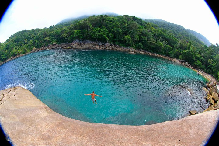 Full Day Around the Island of Ilha Grande and Its Beaches