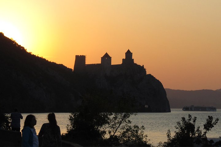 Private Day Tour to Iron Gate Gorge and Golubac Fortress