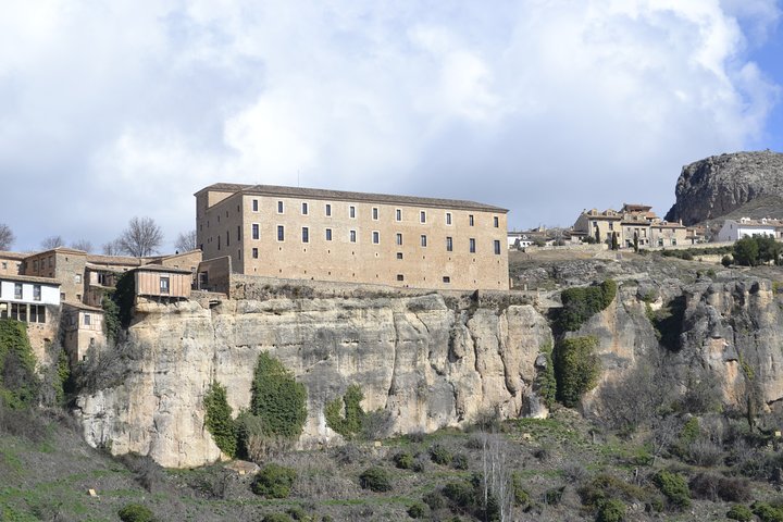 Monumental Basin Day Guided Tour
