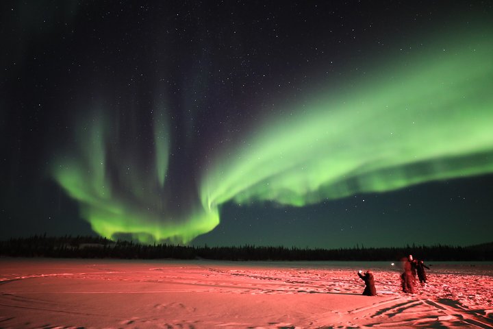 Yellowknife Tours - Aurora by bus