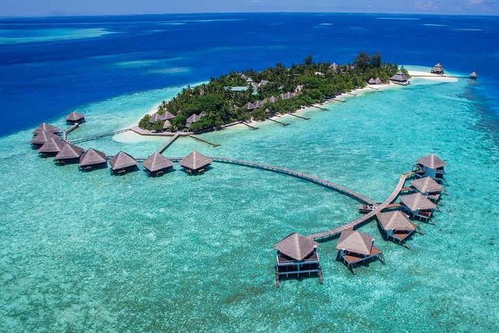 Maafushi: Adaaran club Rannalhi resort day trip
