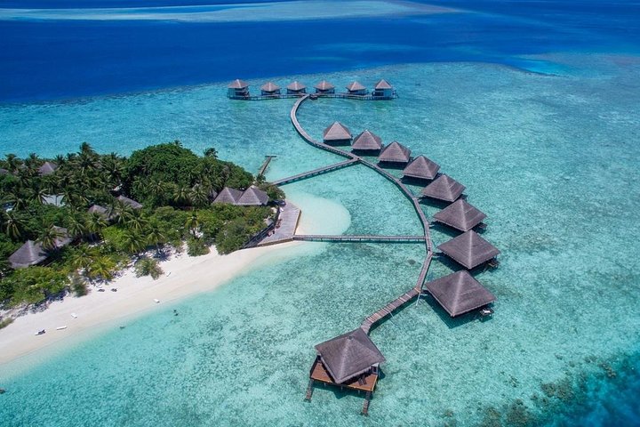 Maafushi: Adaaran club Rannalhi resort day trip