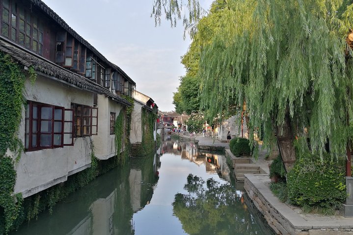 4-Hour Zhouzhuang Water Town Private Tour from Suzhou with Boat Ride