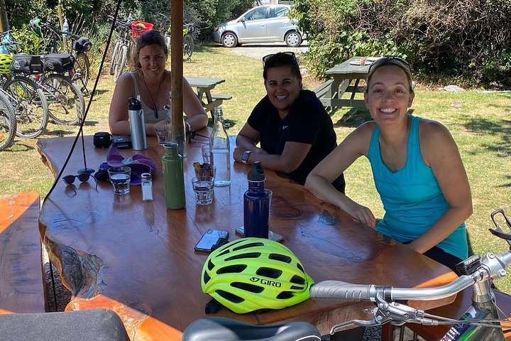 Nelson to Mapua: Full-Day Self-Guided Cycling Adventure
