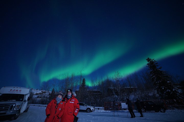 Yellowknife Tours - Aurora by bus