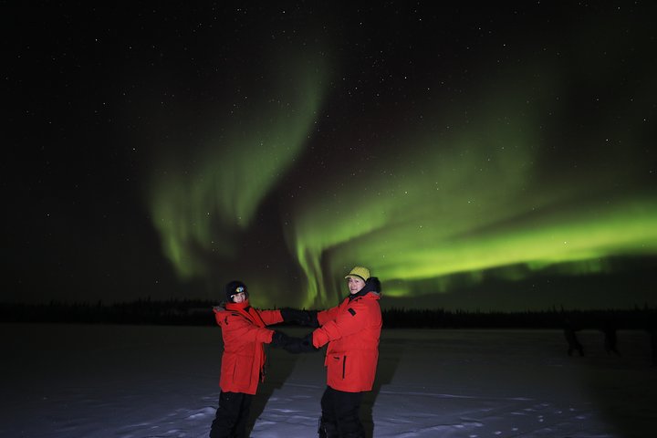 Yellowknife Tours - Aurora by bus