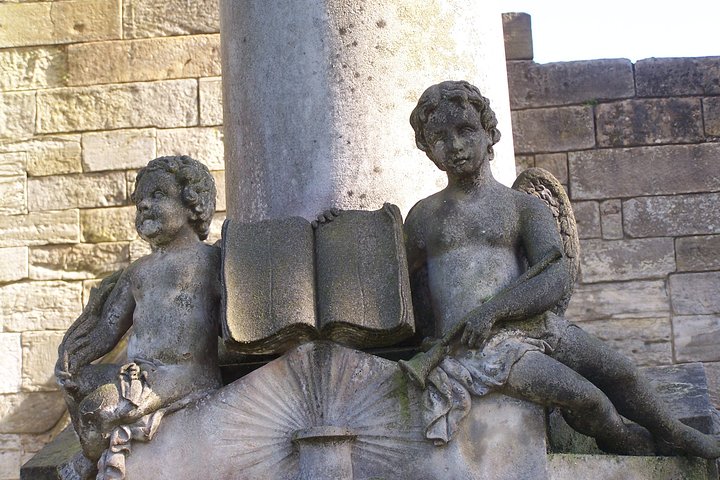 Stirling Castle and the Secrets of the Old Town Private Tour