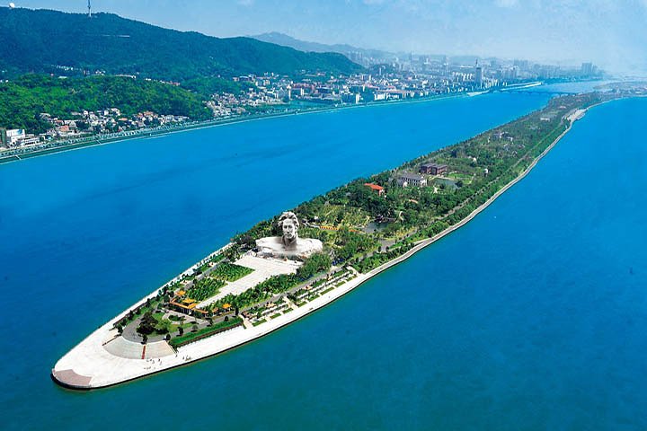 Private Changsha Historic and Cultural Tour to Provincial Museum and Yuelu Mount