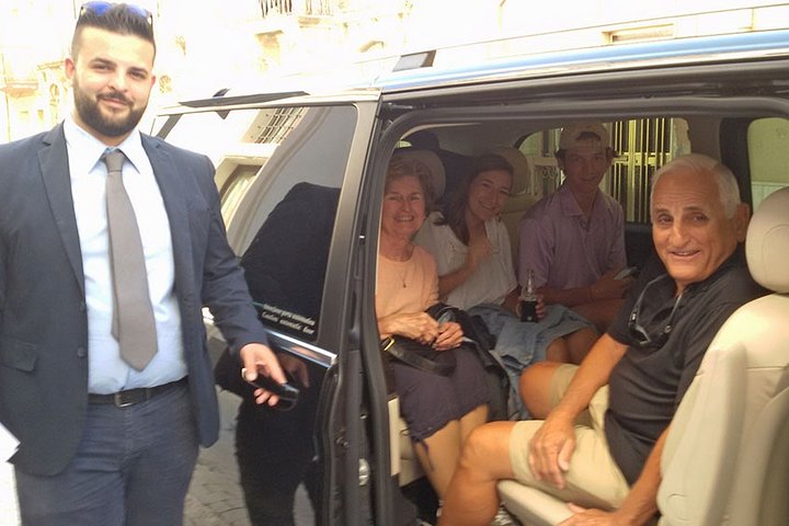 Piazza Armerina and Caltagirone with wine tasting and lunch in the winery