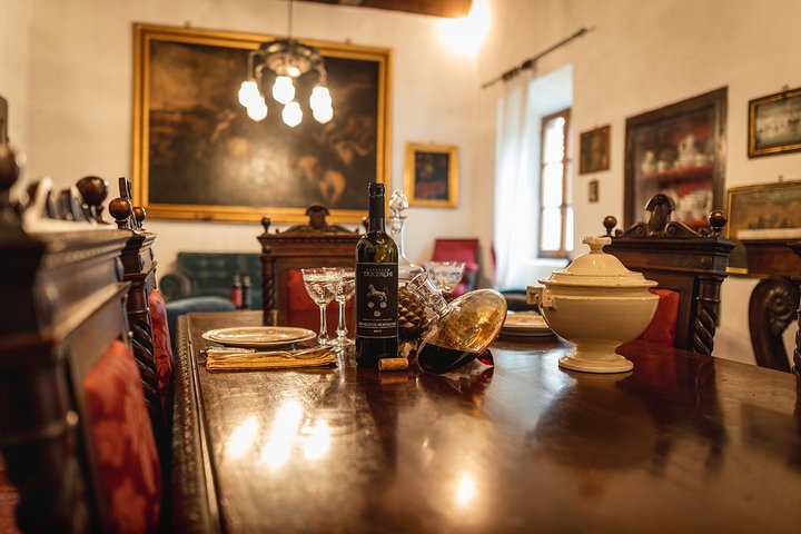 Montalcino: Brunello Wine Tasting & Lunch in a Tuscan Castle