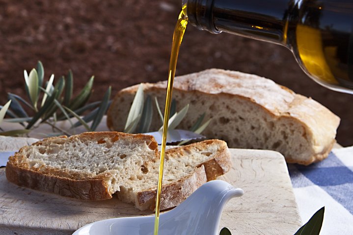 Visit to the oil mill with EVOO experiences in Cuenca