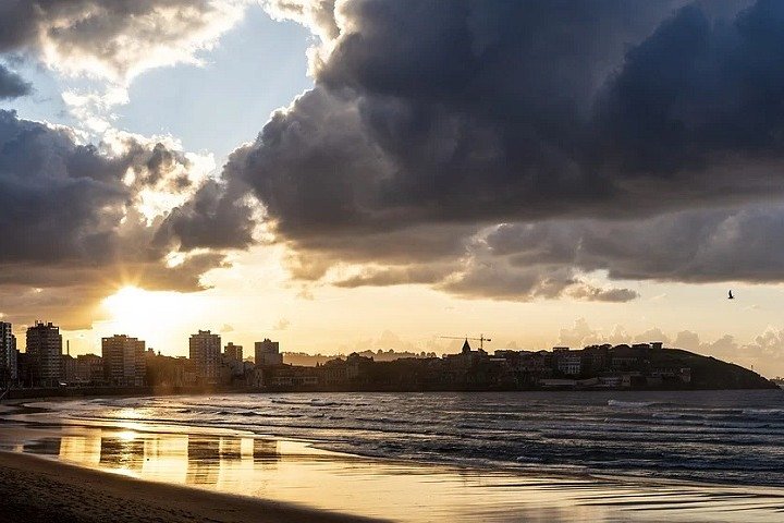 Private Tour of Gijon City and Villaviciosa