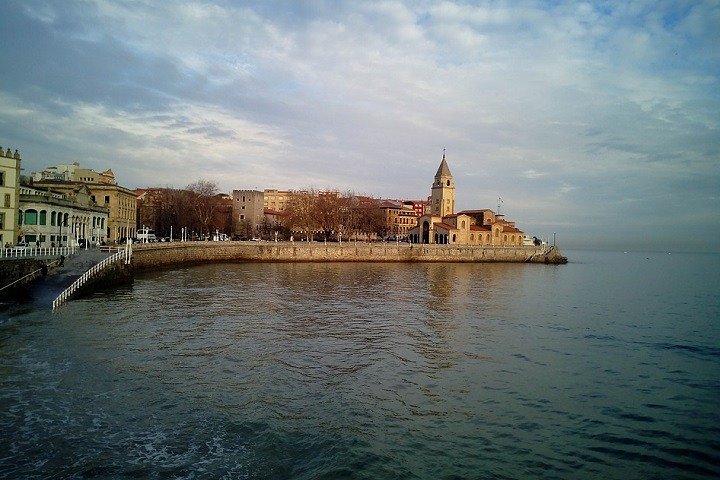 Private Tour of Gijon City and Villaviciosa