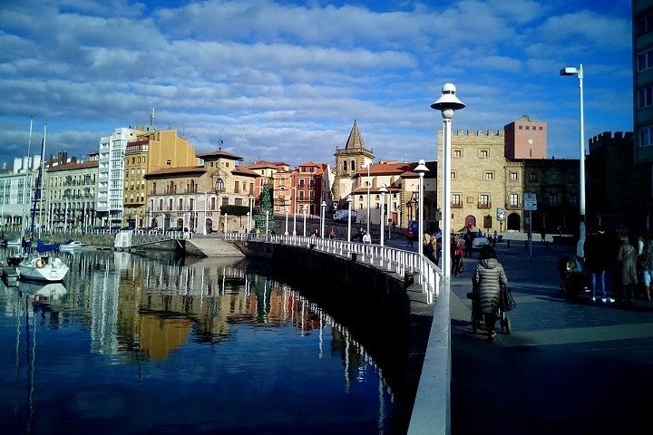 Private Tour of Gijon City and Villaviciosa