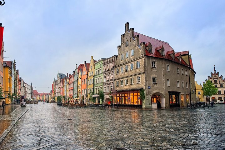 Private Transfer: Cruise Port Passau to Munich by Luxury Van