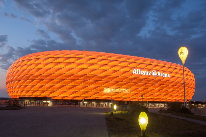 Private Transfer: Cruise Port Passau to Munich by Luxury Van