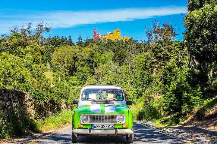 Private Sintra Tour Palaces and Coast by Vintage Car or Jeep