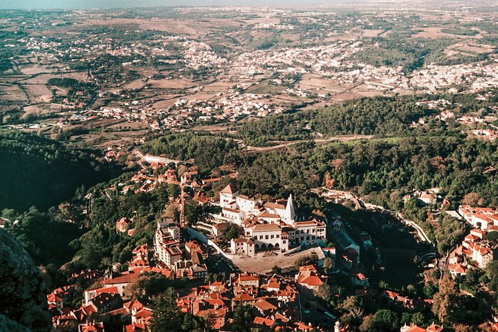 Private Sintra Tour Palaces and Coast by Vintage Car or Jeep