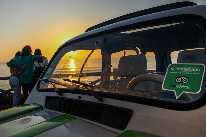 Private Sintra Tour Palaces and Coast by Vintage Car or Jeep