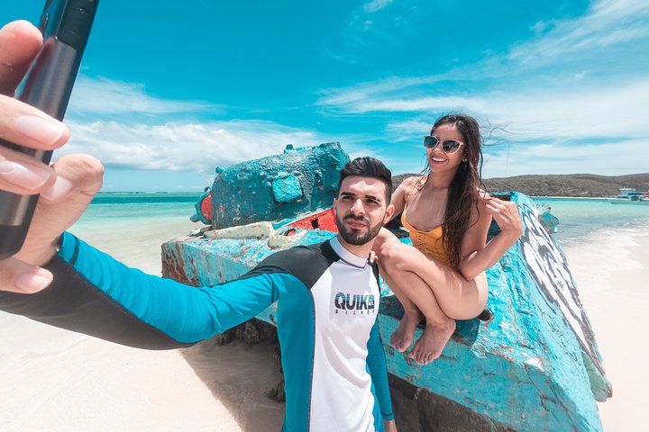 All Inclusive Beach and Snorkel Boat Tour to Icacos Island