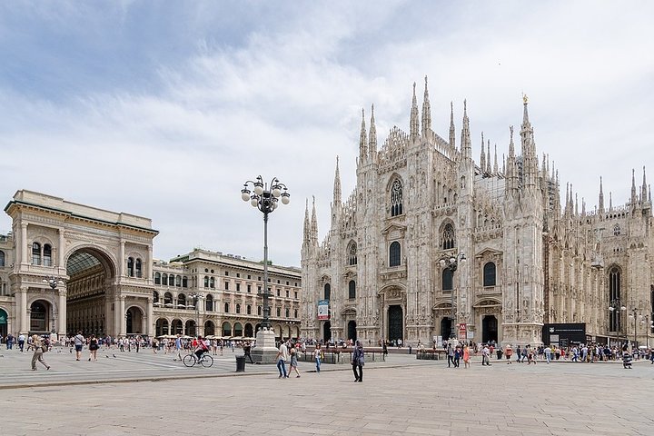 Airport Transfer: Malpensa Airport MXP to Milan by Luxury Van